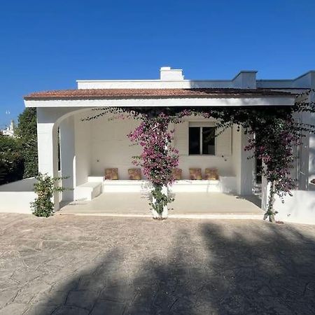 Villa Bouganville 2 오스투니 외부 사진