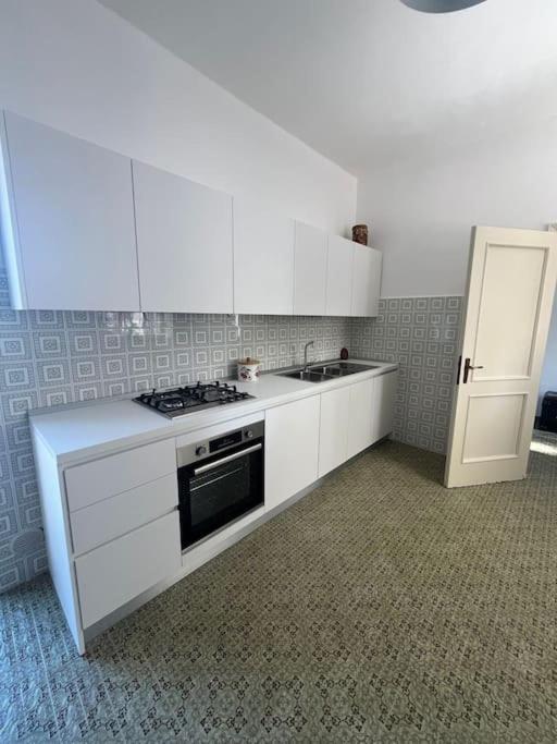 Villa Bouganville 2 오스투니 외부 사진